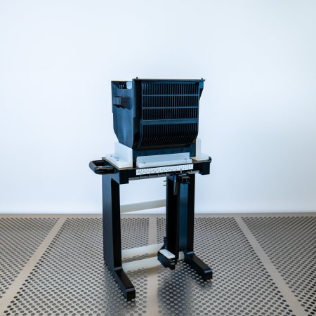 Manual single wafer presenter (WHS-P4) 200 mm (8”) Manual single wafer presenter (WHS-P4) 200 mm (8”)